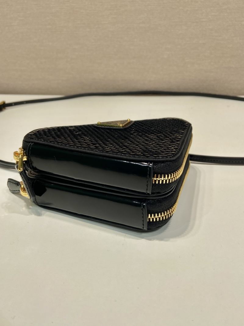 Pra*a triangle pouch